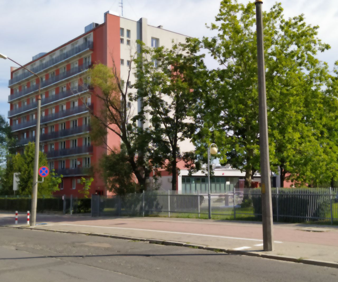 Zdjęcie otwierające strunę: W dniu 31.10.2025 r. Biuro Spraw Studenckich będzie czynne do godziny 12:00